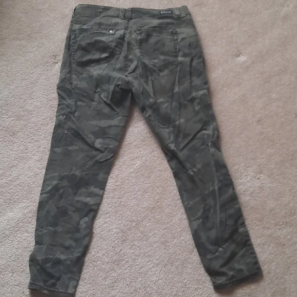 Pants - Picture 5 of 6